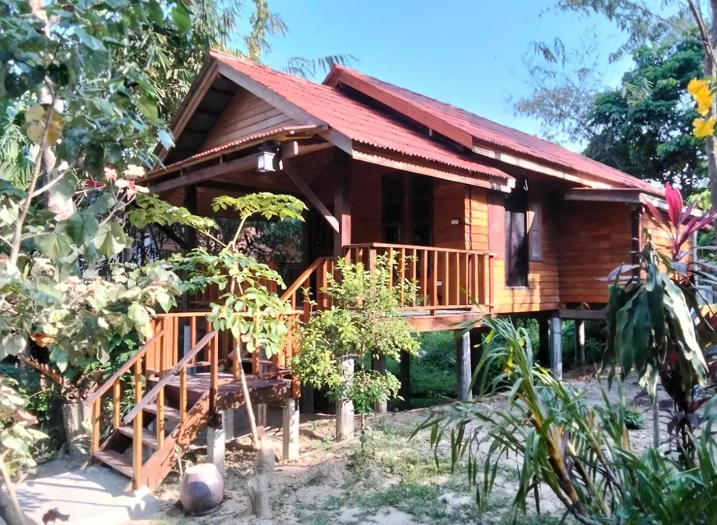 Oda ve Kahvaltı Rommai Forest Bungalows Ko Lanta Tayland